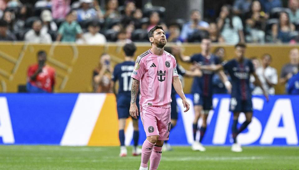 梅西38岁生涯第6次0-4溃败！尽管获74分，仰天长叹