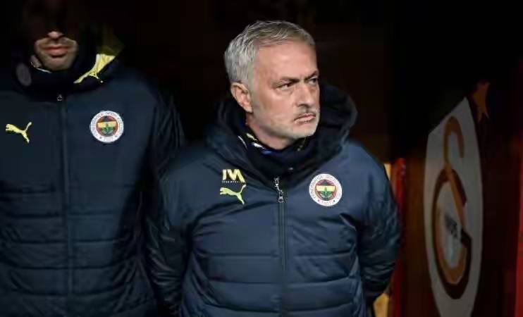 狂吹8连胜！凯恩100球碾压，穆帅1.4失球也配比豪门？难道小编我瞎眼了？